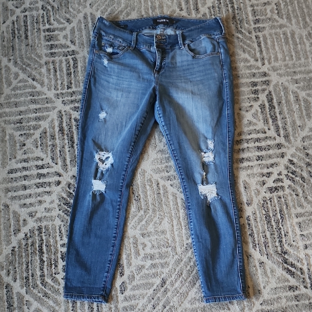 Torrid Jegging Light Blue Distressed Skinny Cropped Jeans - Picture 2 of 9